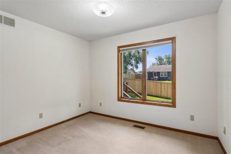 1022 Chatham Drive Williamsburg IA 52361