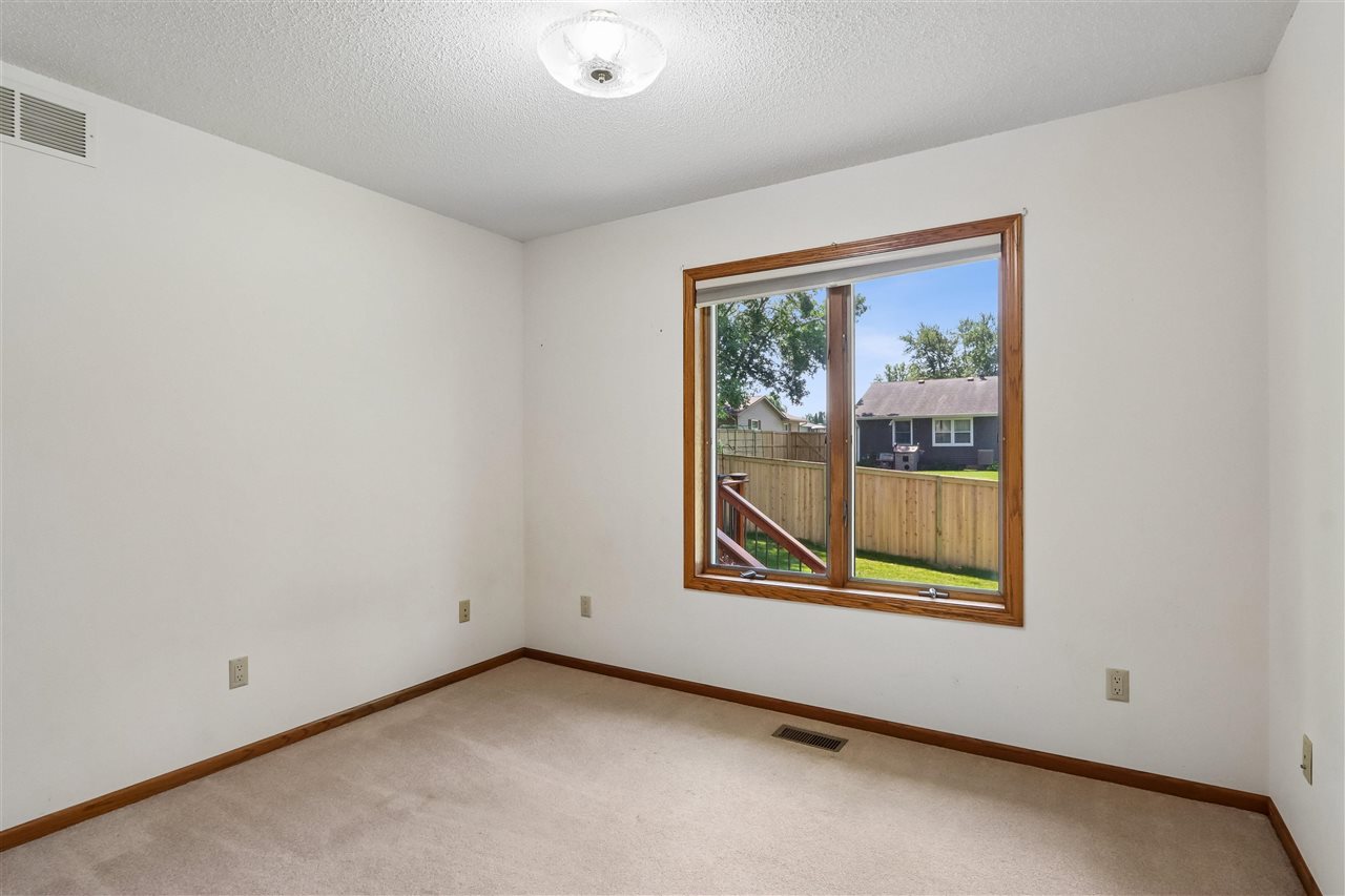 1022 Chatham Drive Williamsburg IA 52361