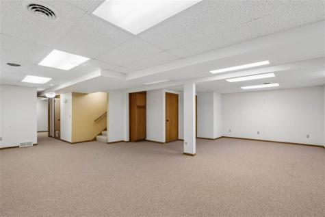 1022 Chatham Drive Williamsburg IA 52361