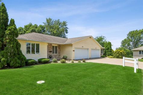1022 Chatham Drive Williamsburg IA 52361