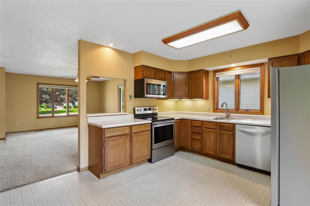 1022 Chatham Drive Williamsburg IA 52361
