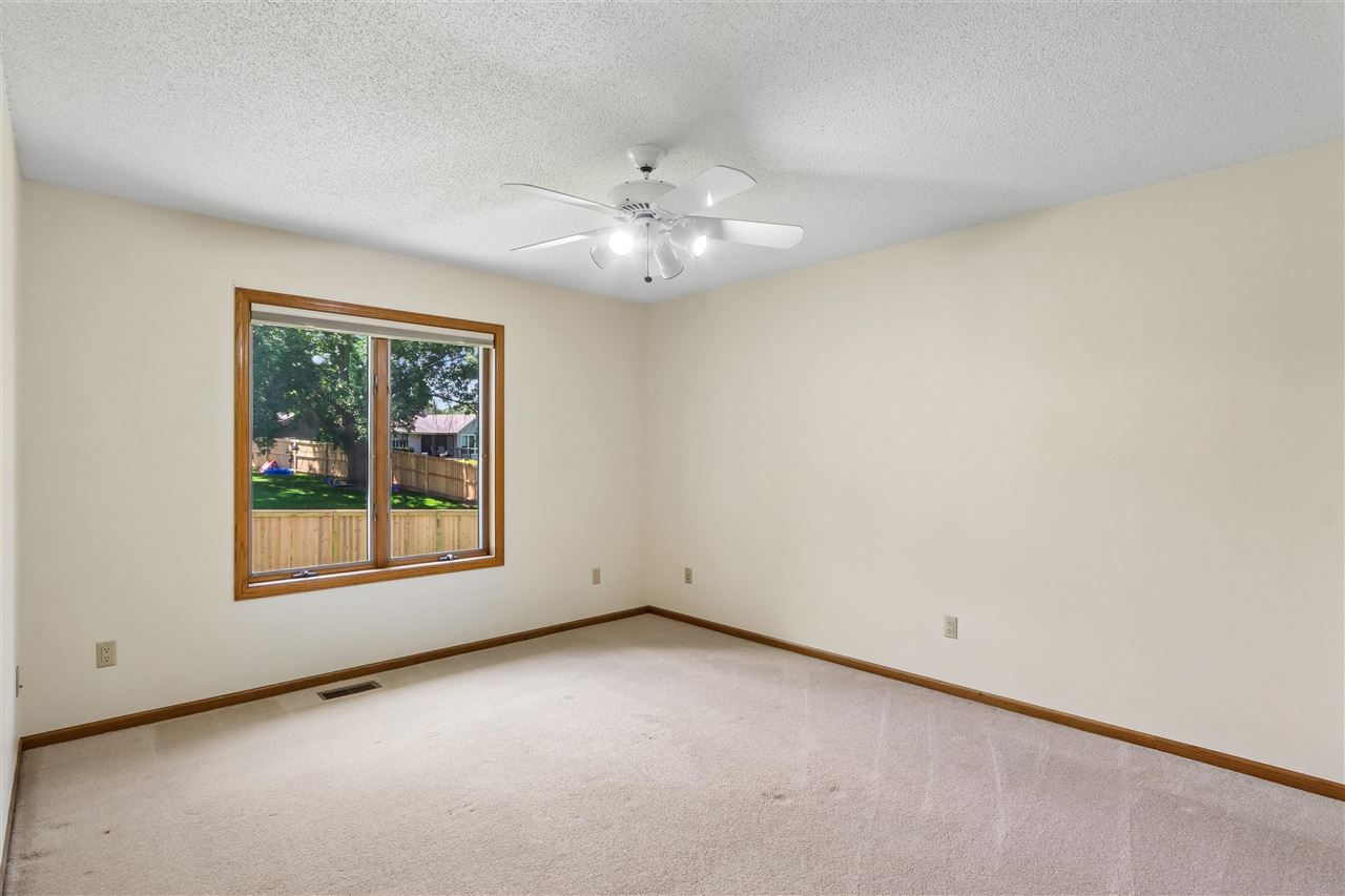 1022 Chatham Drive Williamsburg IA 52361