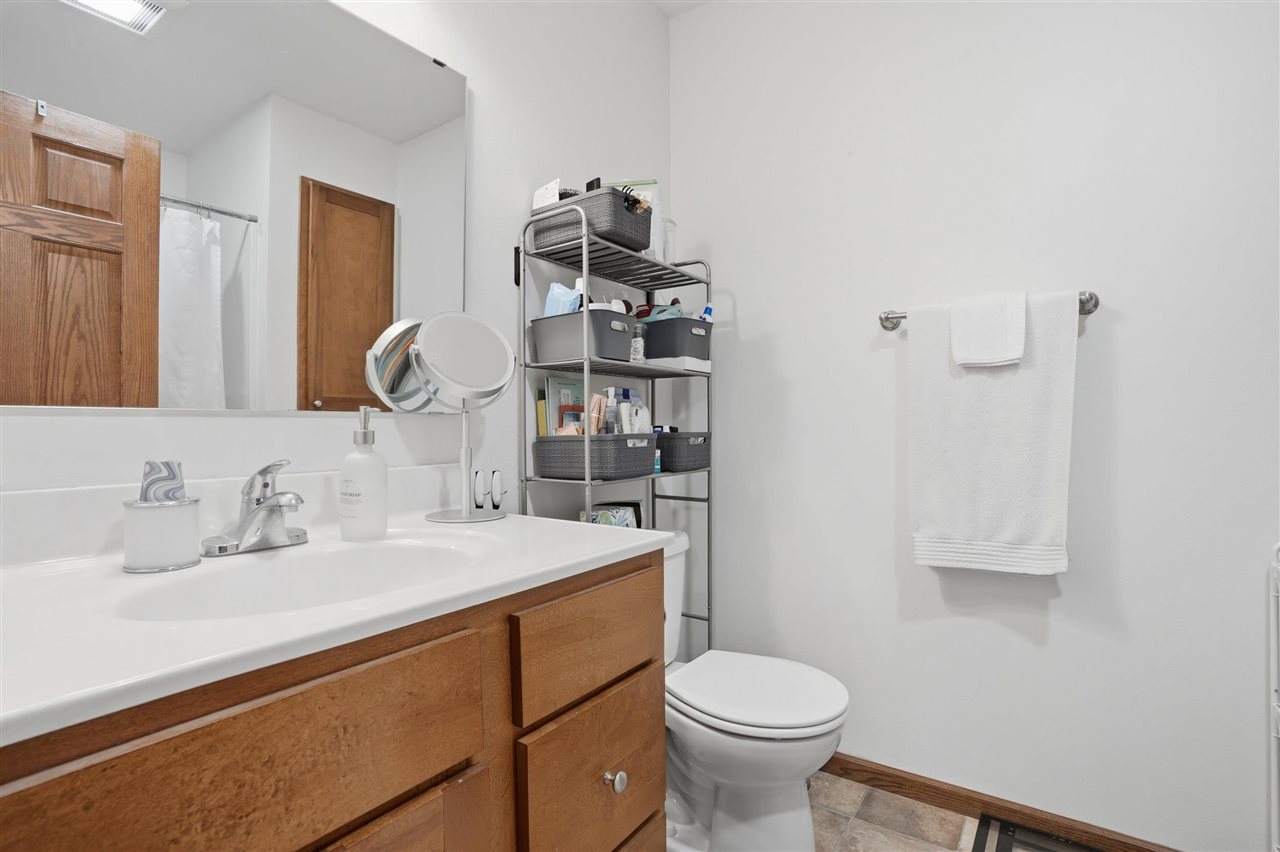 568 Meadow Oak Circle Fairfax IA 52228