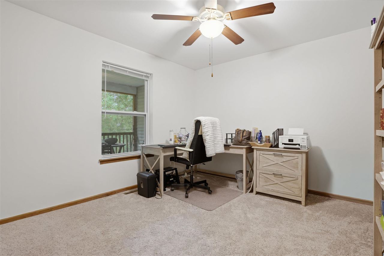 568 Meadow Oak Circle Fairfax IA 52228