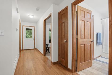 568 Meadow Oak Circle Fairfax IA 52228