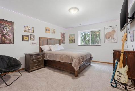 568 Meadow Oak Circle Fairfax IA 52228