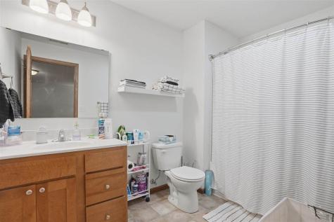 568 Meadow Oak Circle Fairfax IA 52228