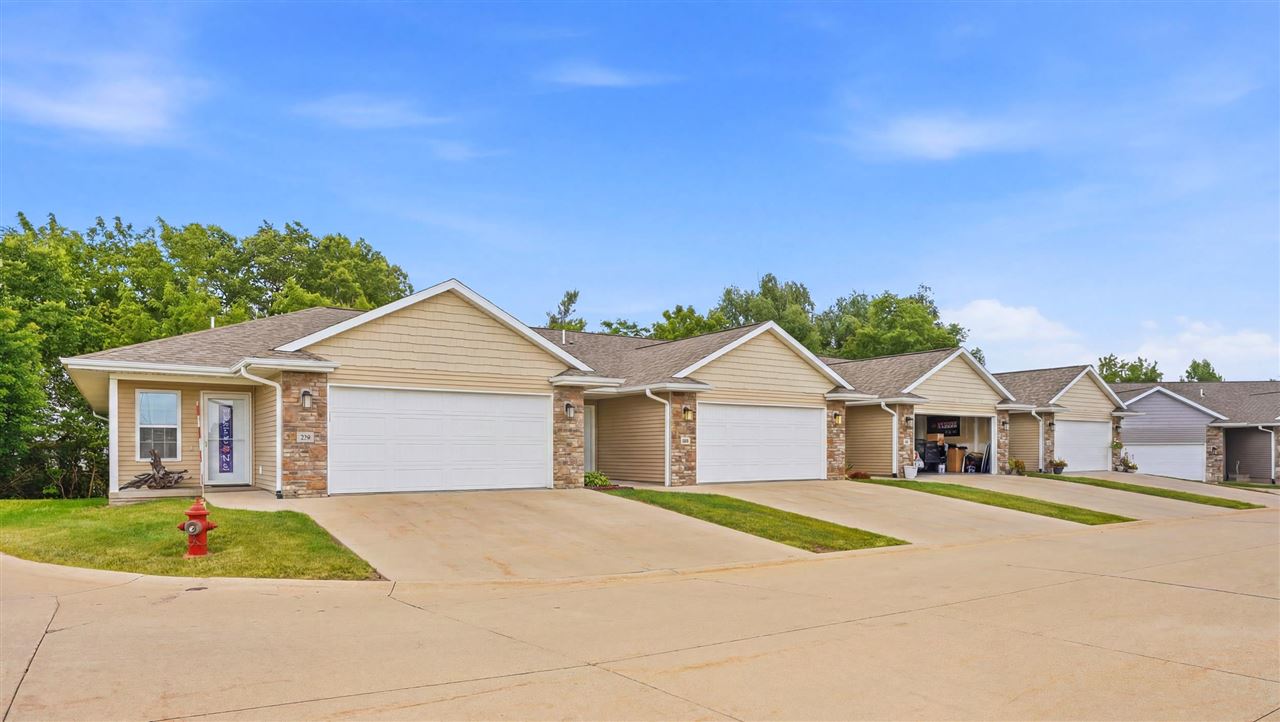 568 Meadow Oak Circle Fairfax IA 52228