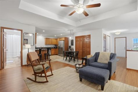 568 Meadow Oak Circle Fairfax IA 52228