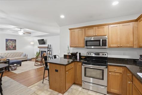 568 Meadow Oak Circle Fairfax IA 52228