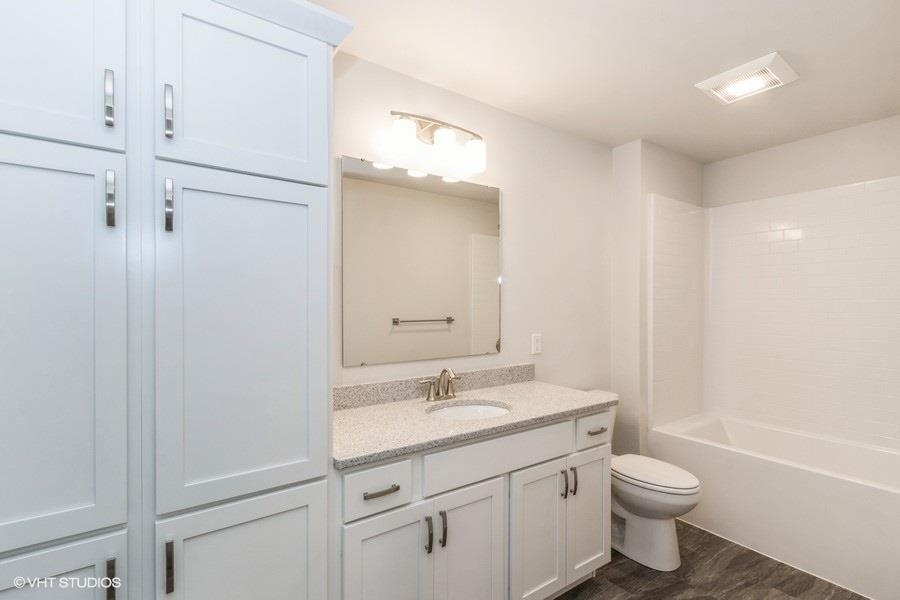 2233 Eversull Lane North Liberty IA 52317
