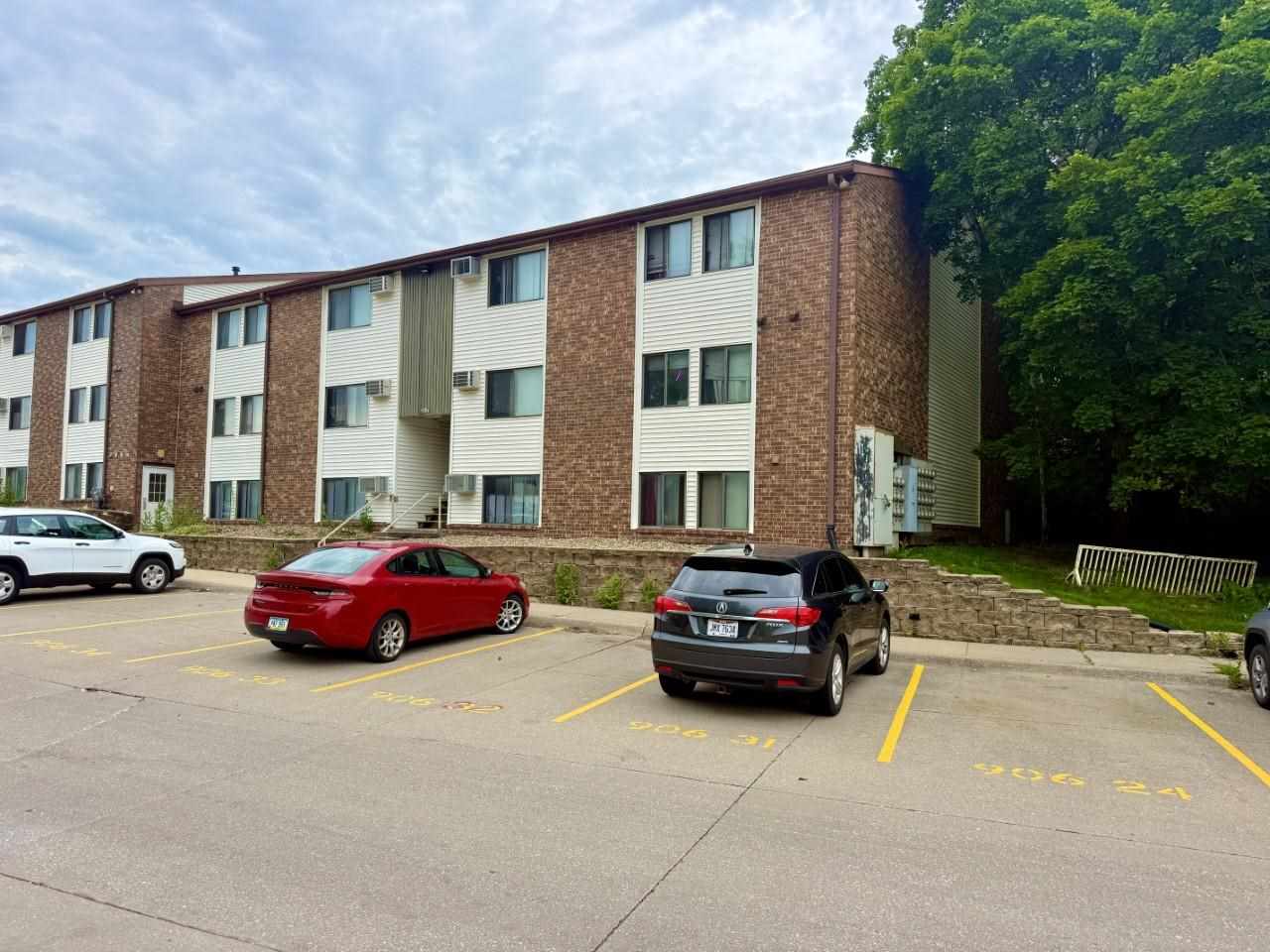 906 Benton Drive Iowa City IA 52246