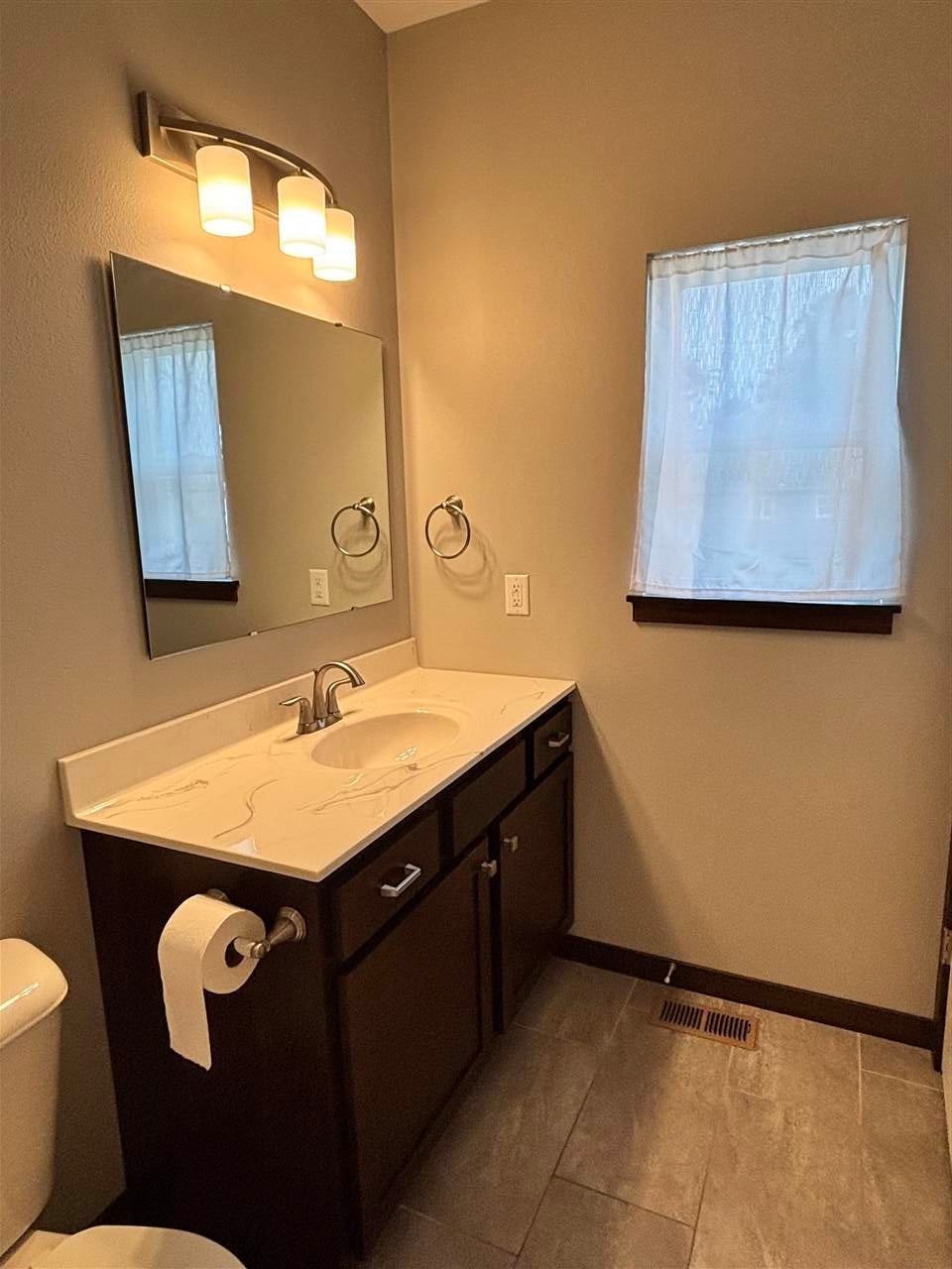 331 E Main Street Solon IA 52333