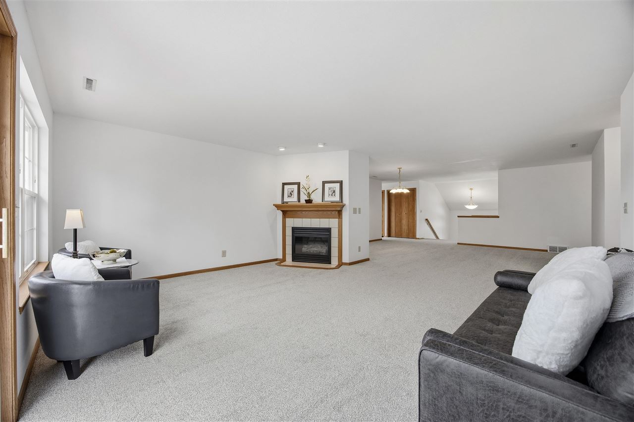1224 Litchfield Drive Hiawatha IA 52233