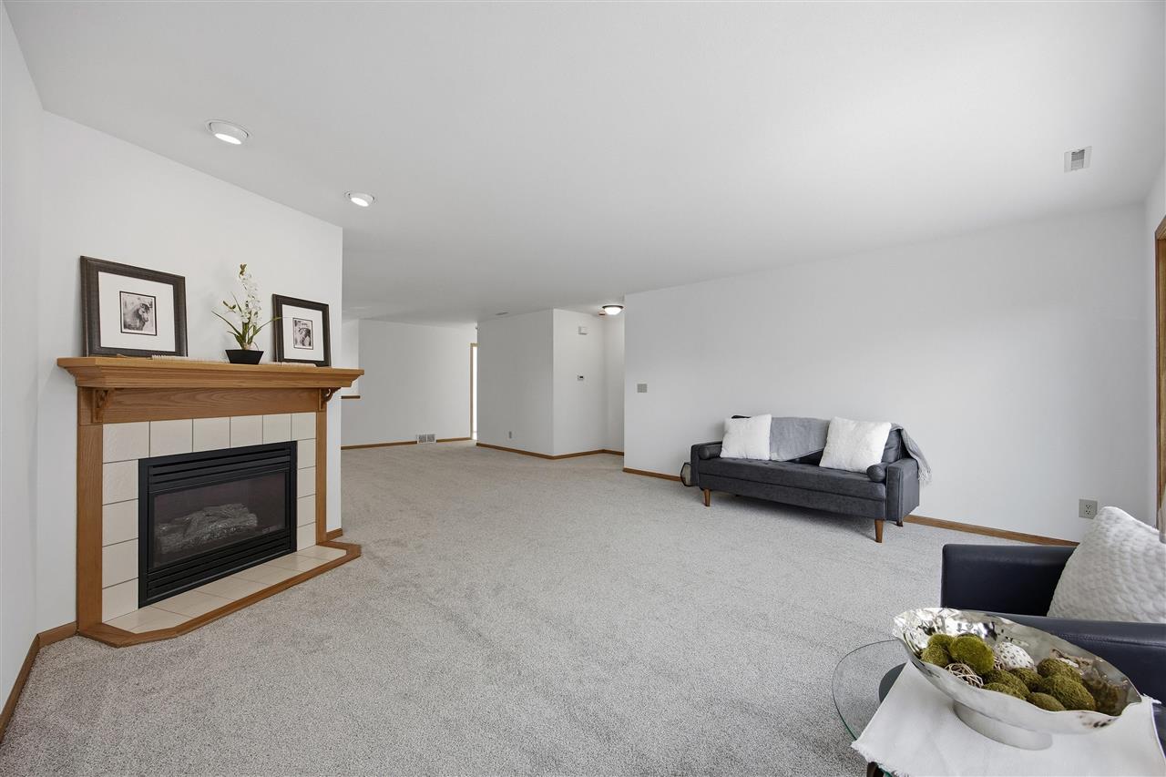 1224 Litchfield Drive Hiawatha IA 52233