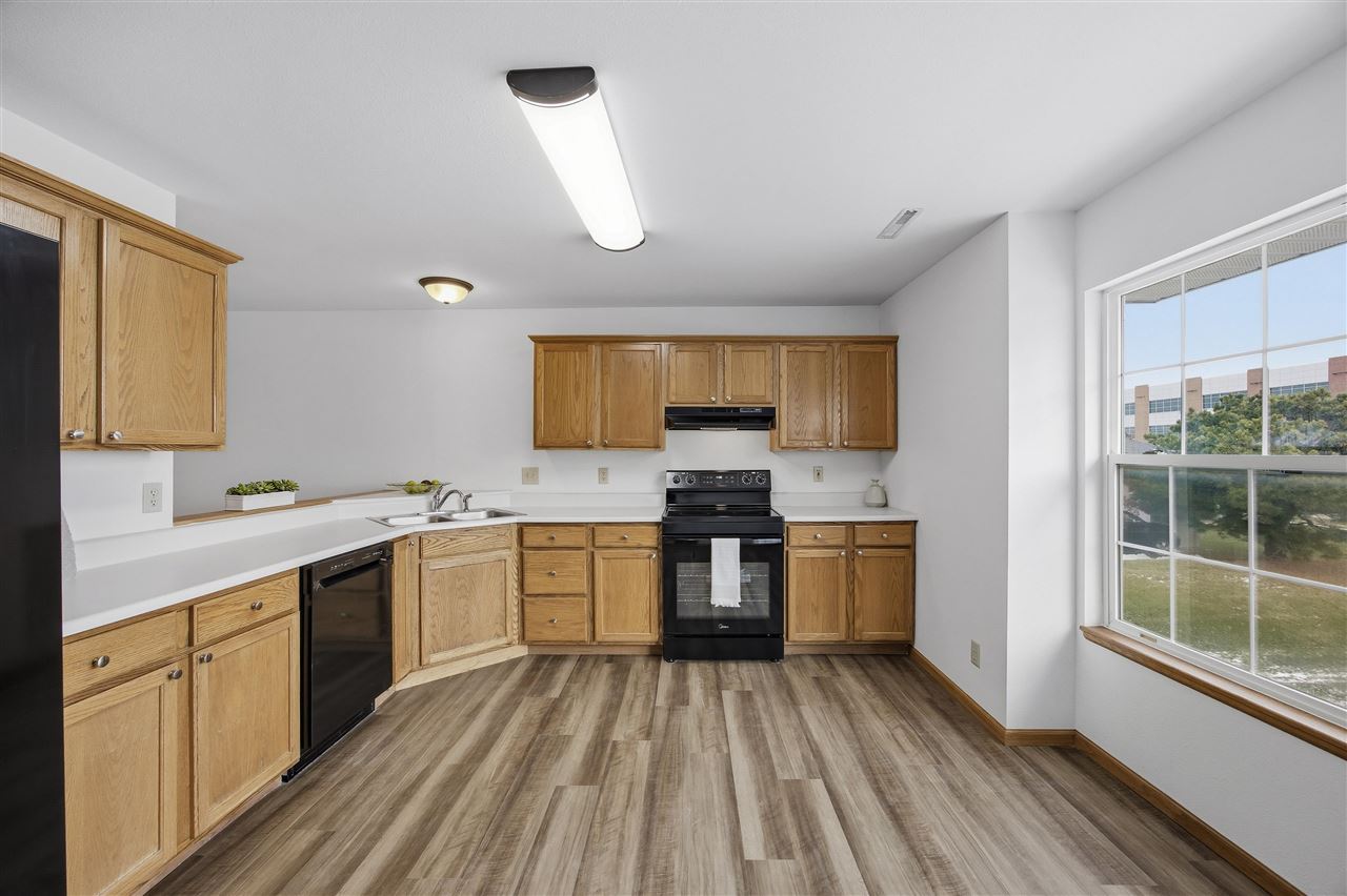 1224 Litchfield Drive Hiawatha IA 52233