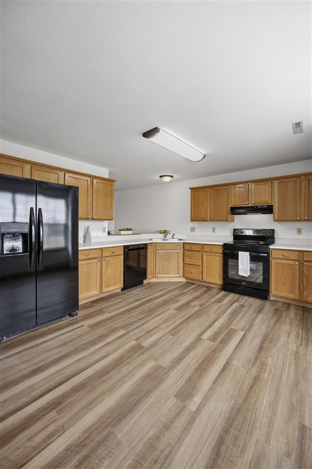 1224 Litchfield Drive Hiawatha IA 52233