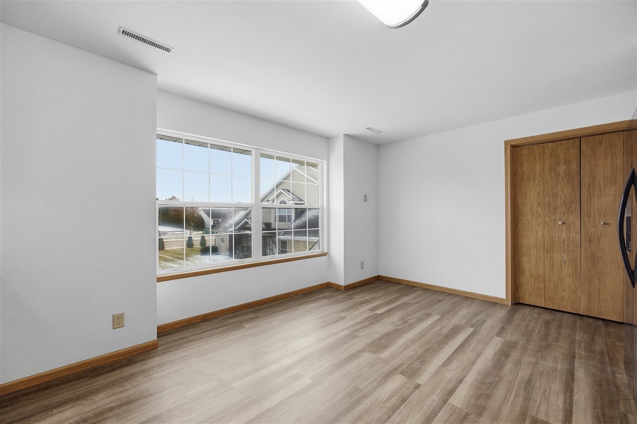 1224 Litchfield Drive Hiawatha IA 52233