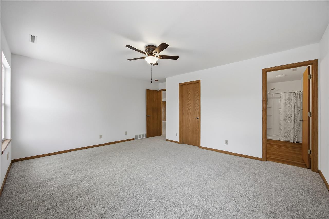 1224 Litchfield Drive Hiawatha IA 52233
