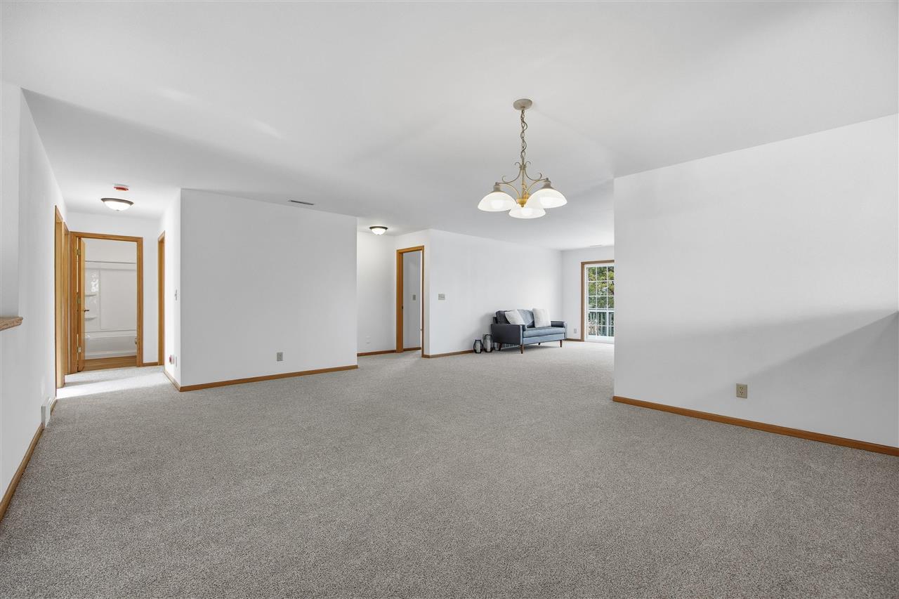 1224 Litchfield Drive Hiawatha IA 52233