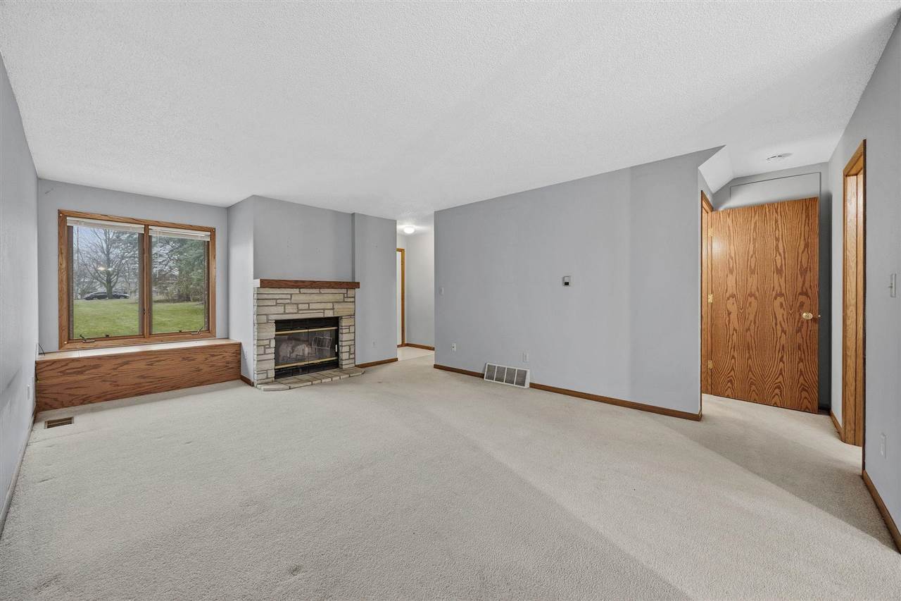 986 Westside Drive Iowa City IA 52246