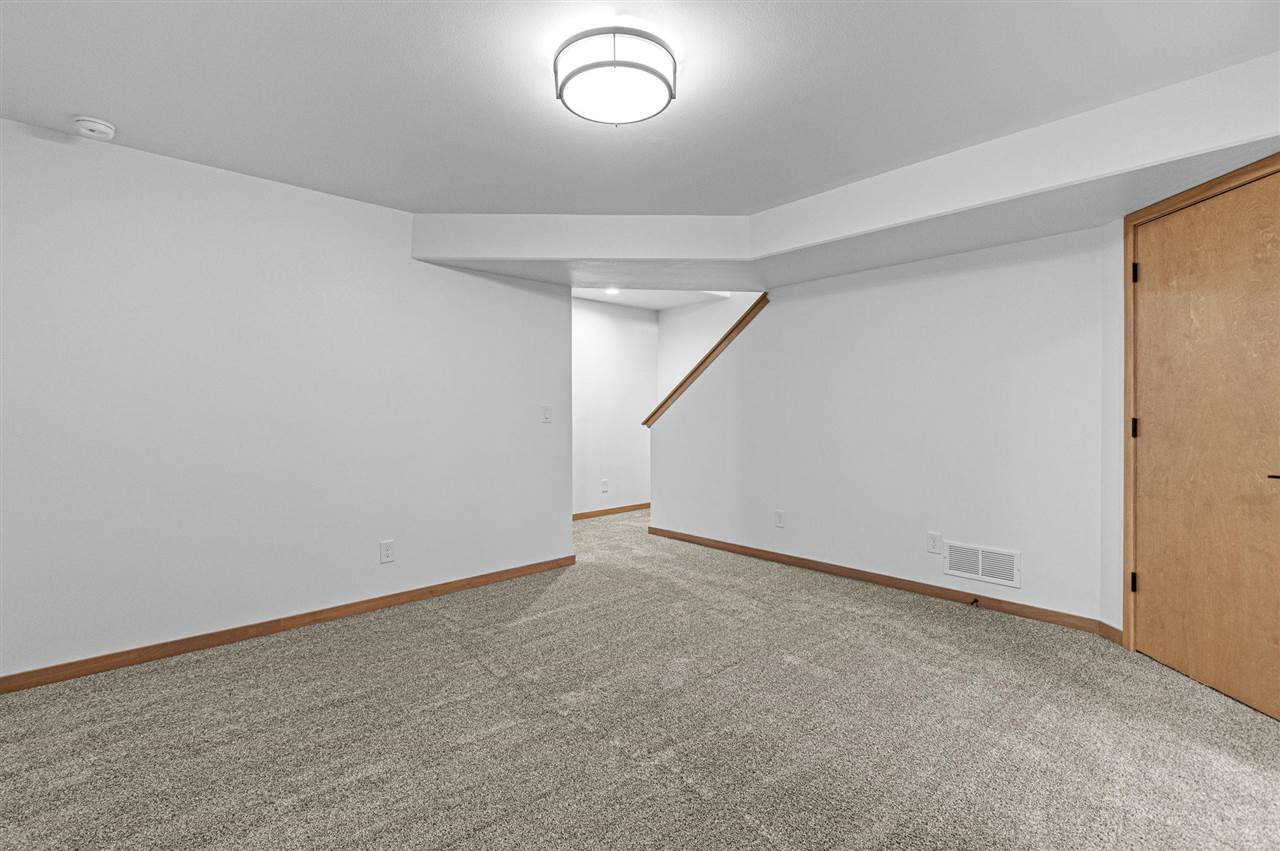 630 Catherine Drive Tiffin IA 52340