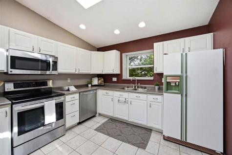 514 Kimberlite Street Tiffin IA 52340