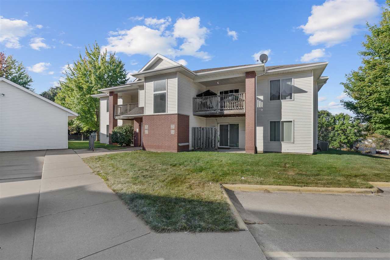 971 Scott Park Drive Iowa City IA 52245