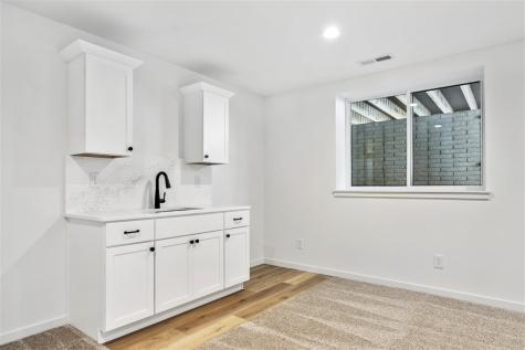 642 Maclan Court Iowa City IA 52246