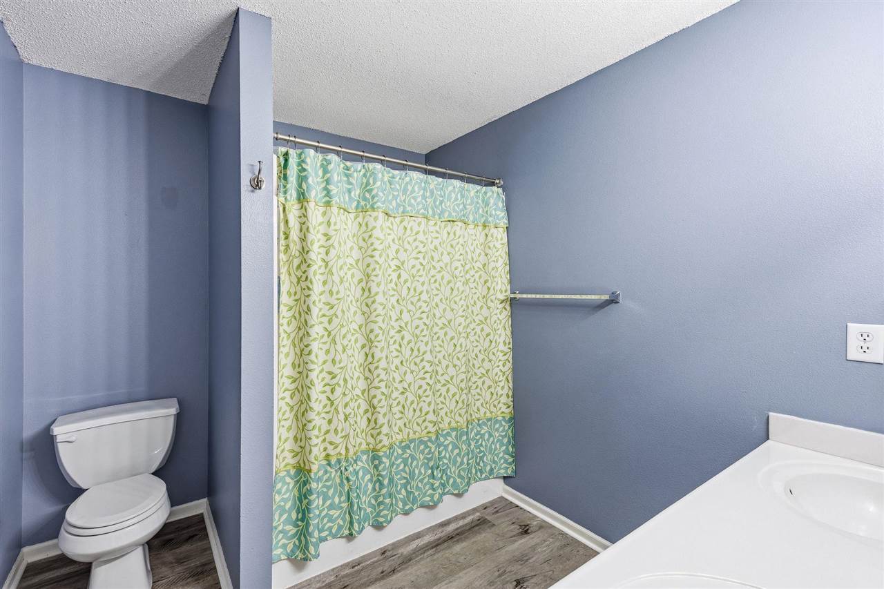 77 Thistle Court Iowa City IA 52240