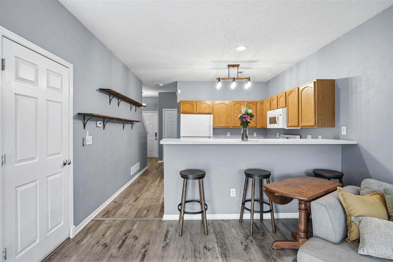 77 Thistle Court Iowa City IA 52240