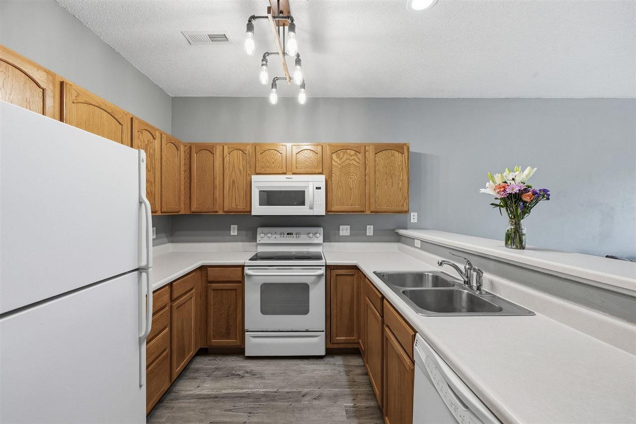 77 Thistle Court Iowa City IA 52240