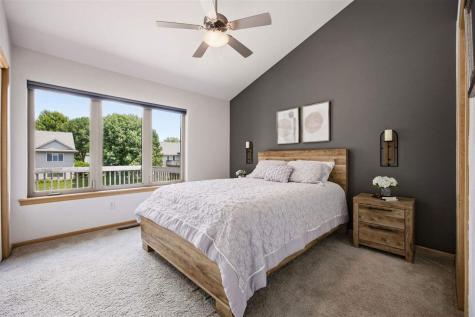 118 Broadmoor Lane Iowa City IA 52245