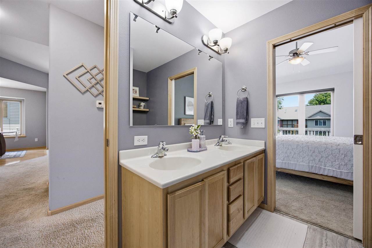 118 Broadmoor Lane Iowa City IA 52245