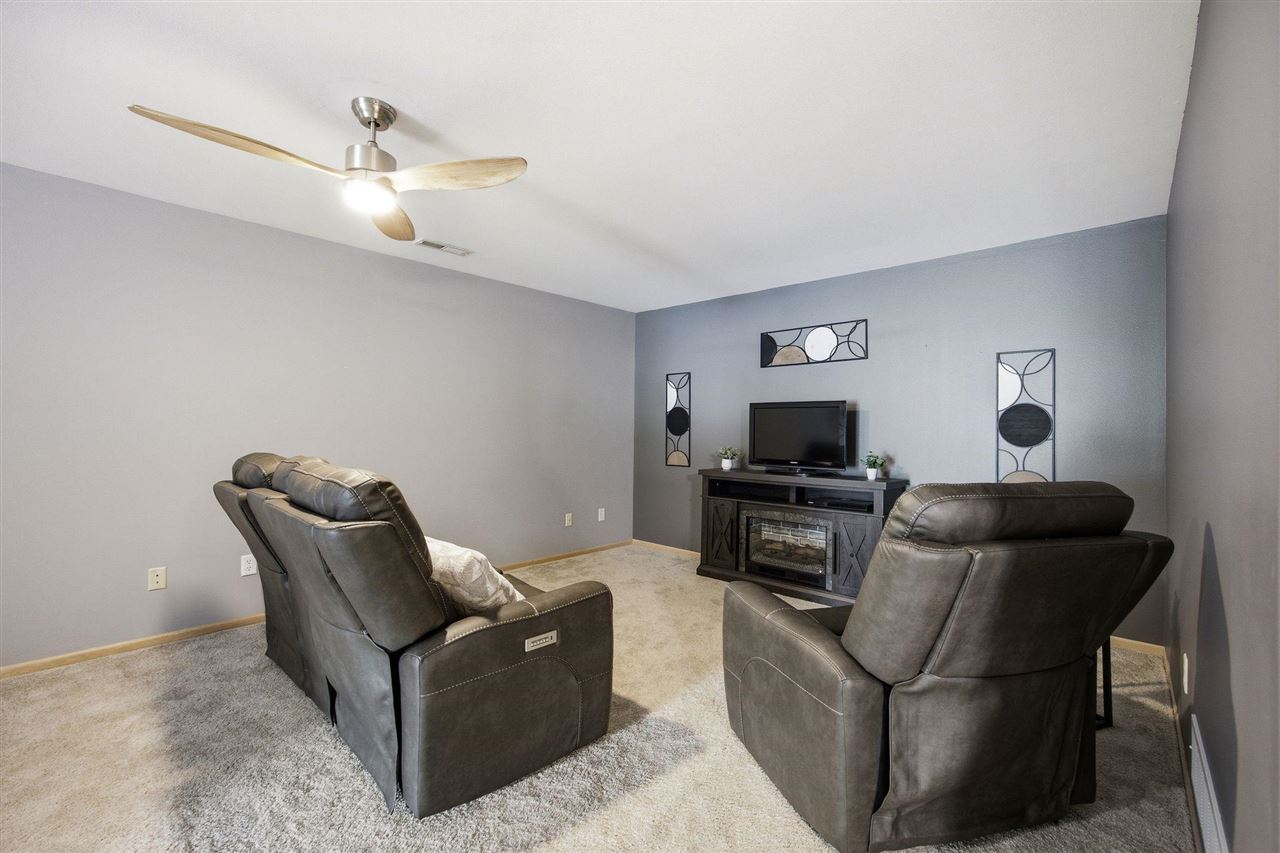 118 Broadmoor Lane Iowa City IA 52245