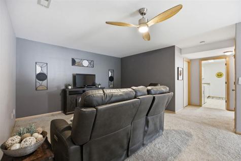 118 Broadmoor Lane Iowa City IA 52245