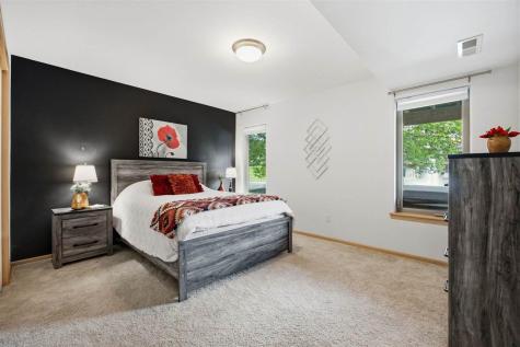 118 Broadmoor Lane Iowa City IA 52245