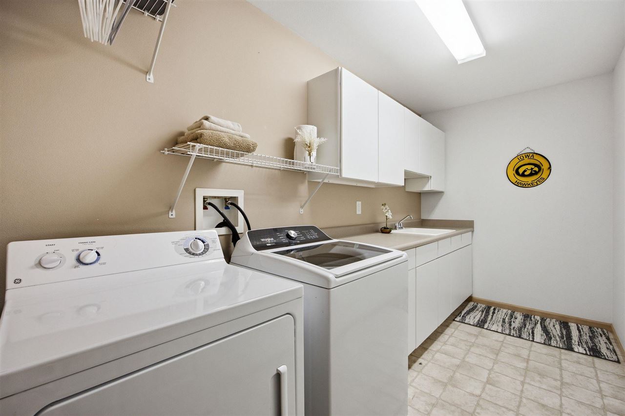 118 Broadmoor Lane Iowa City IA 52245