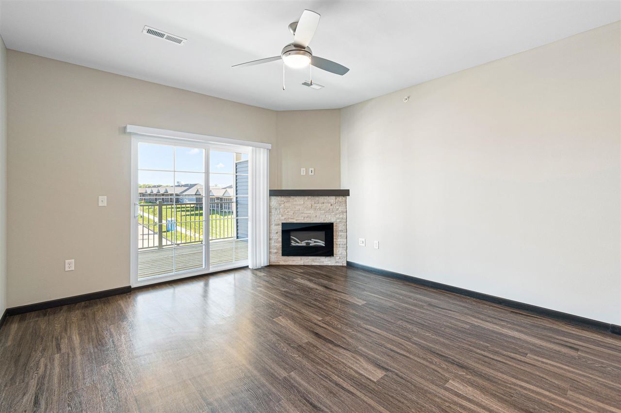 2877 Spring Rose Circle #208 Coralville IA 52241