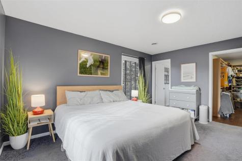 2382 Willowbrooke Lane Iowa City IA 52246