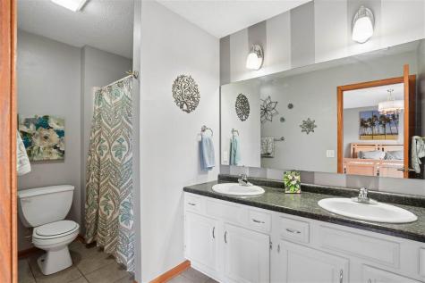 1342 Oxford Place Iowa City IA 52240