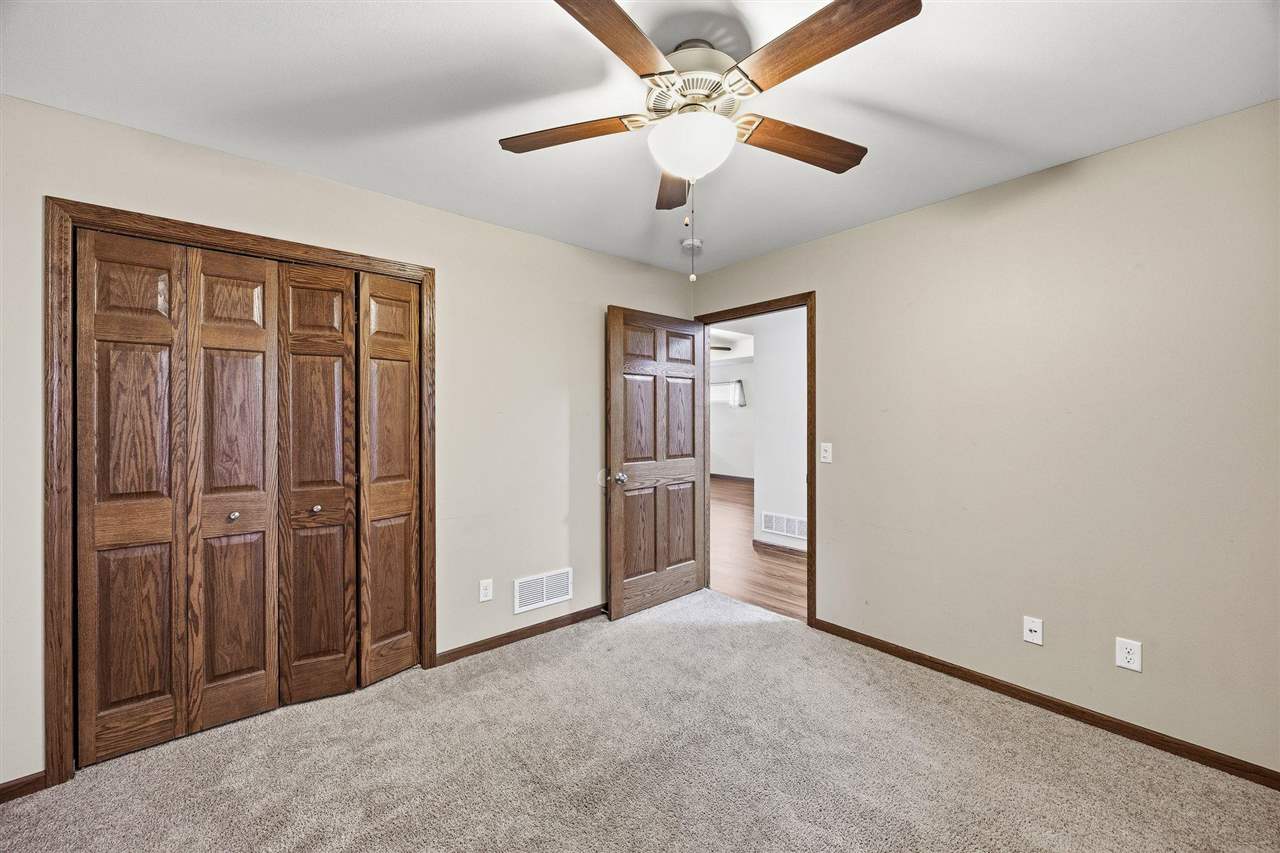 562 Meadow Oak Circle Fairfax IA 52228