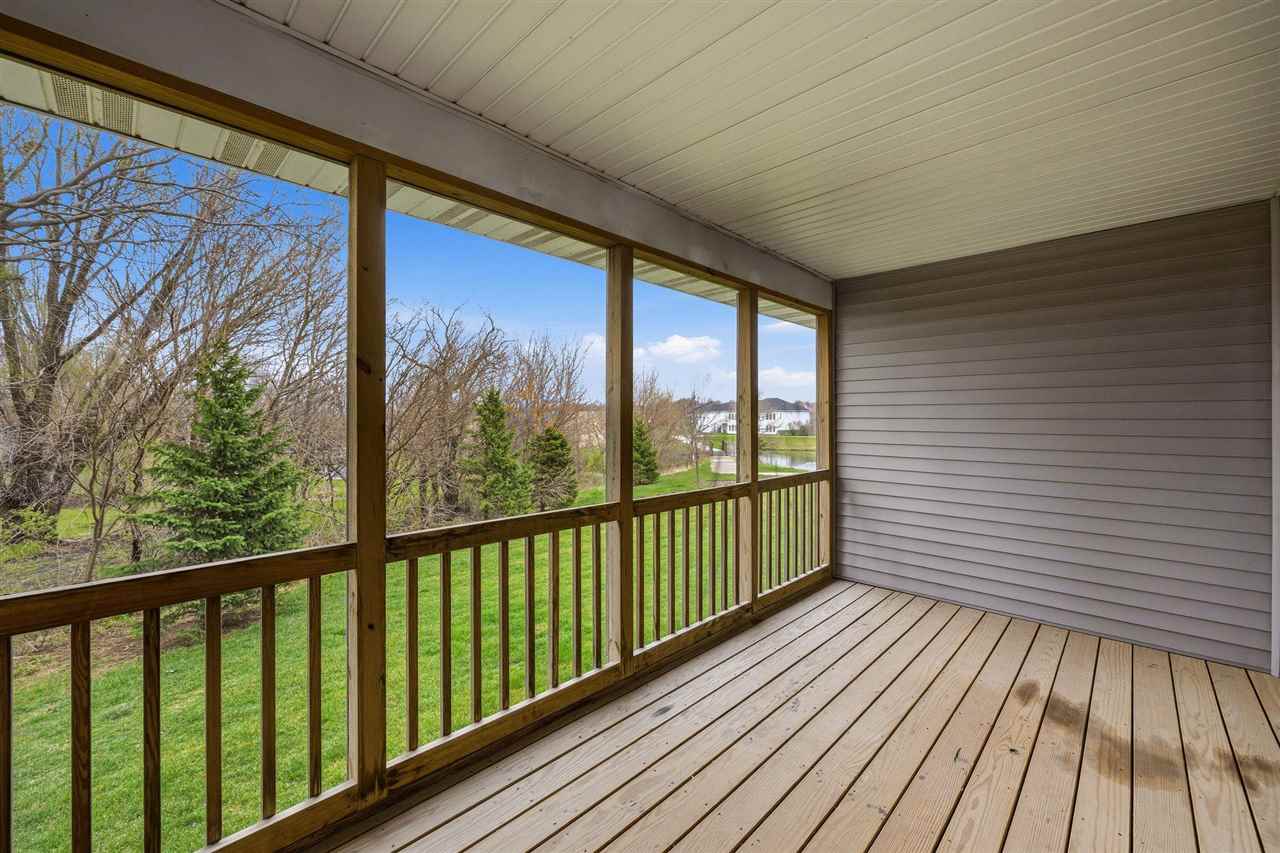 562 Meadow Oak Circle Fairfax IA 52228