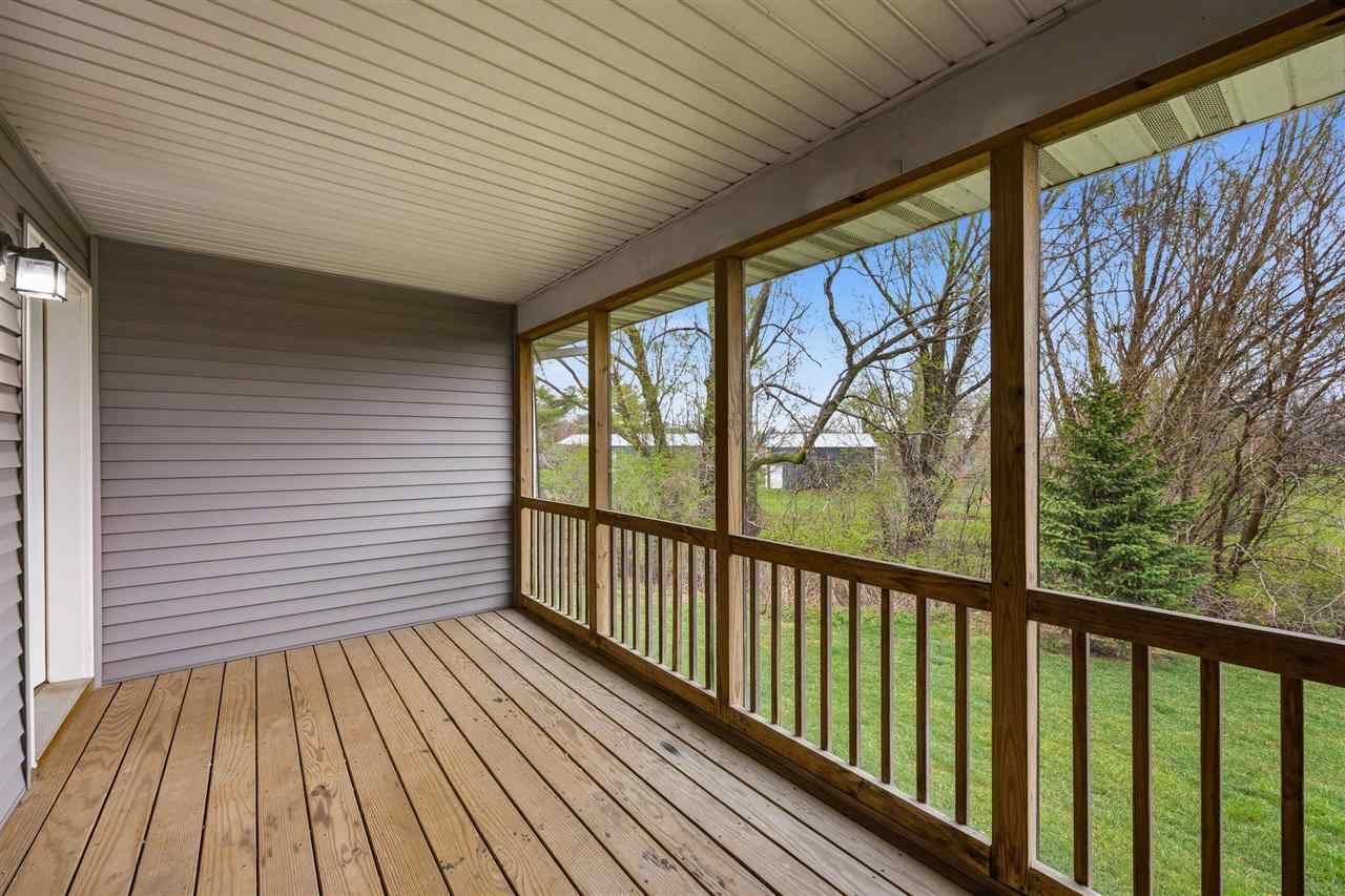 562 Meadow Oak Circle Fairfax IA 52228