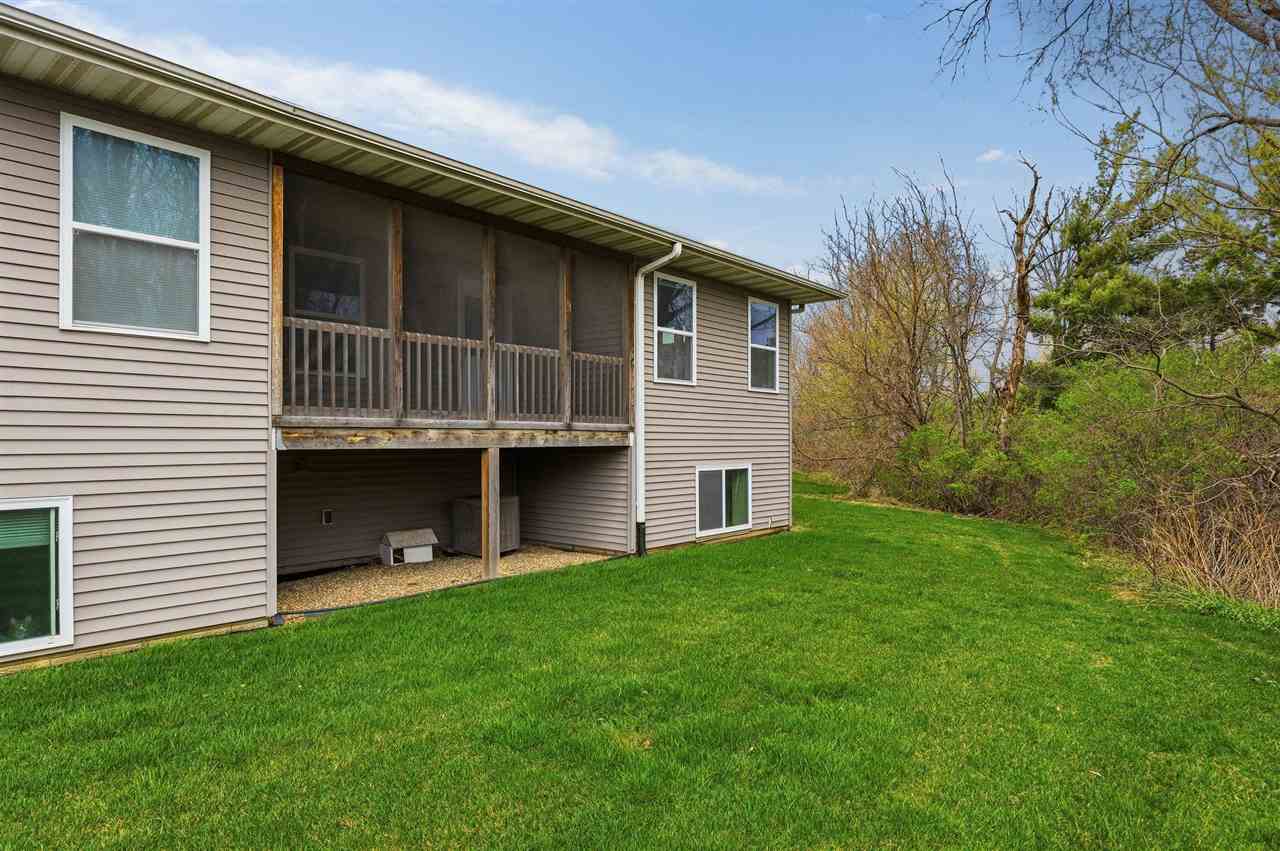 562 Meadow Oak Circle Fairfax IA 52228