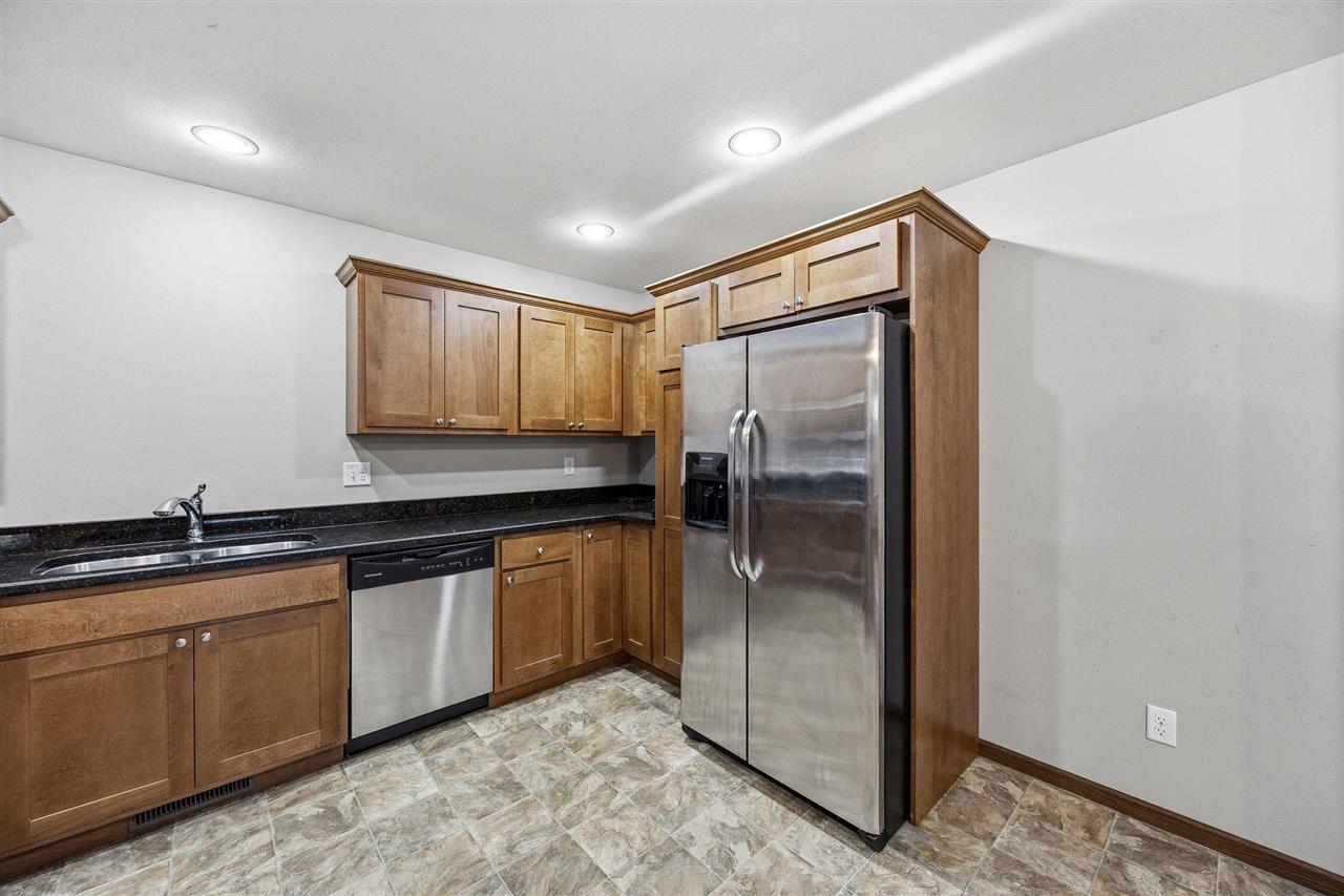 562 Meadow Oak Circle Fairfax IA 52228