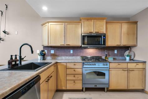 3418 Stoneview Circle SW Cedar Rapids IA 52404