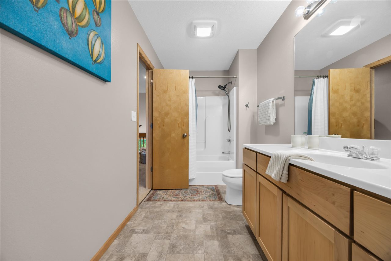 3418 Stoneview Circle SW Cedar Rapids IA 52404
