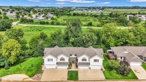 3418 Stoneview Circle SW Cedar Rapids IA 52404
