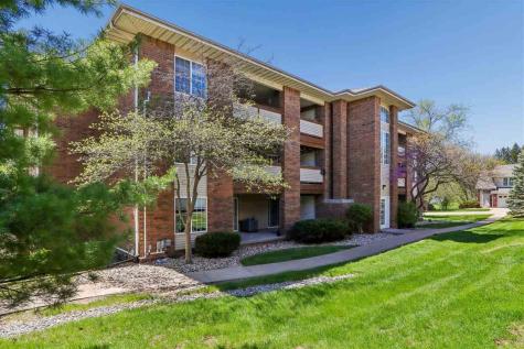 2592 Cascade Lane Iowa City IA 52246